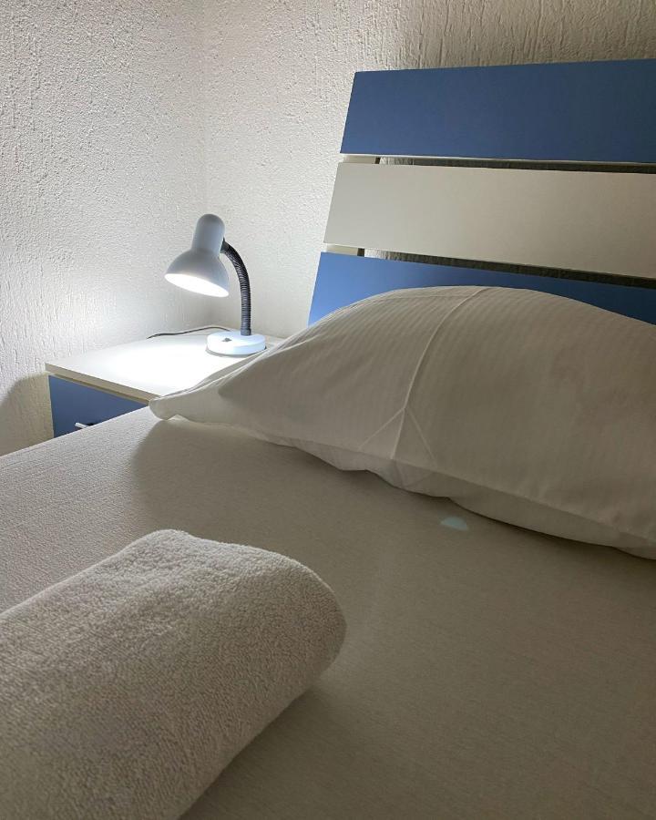 Bus Station Hostel Priştine Dış mekan fotoğraf