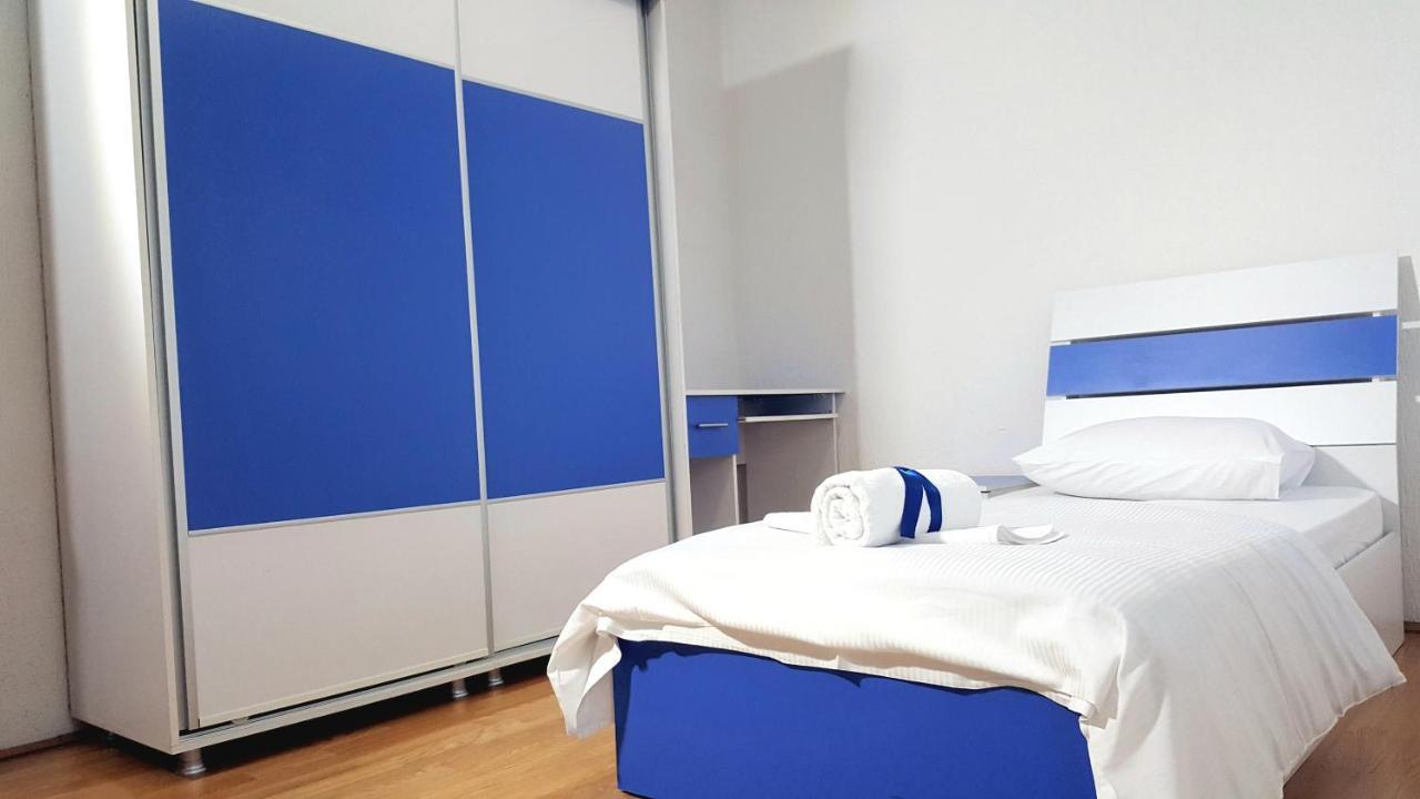 Bus Station Hostel Priştine Dış mekan fotoğraf
