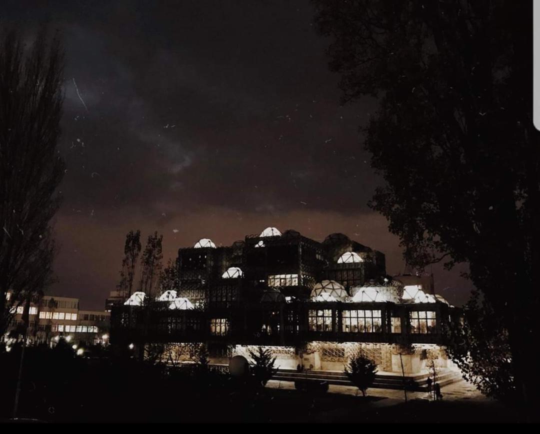 Bus Station Hostel Priştine Dış mekan fotoğraf