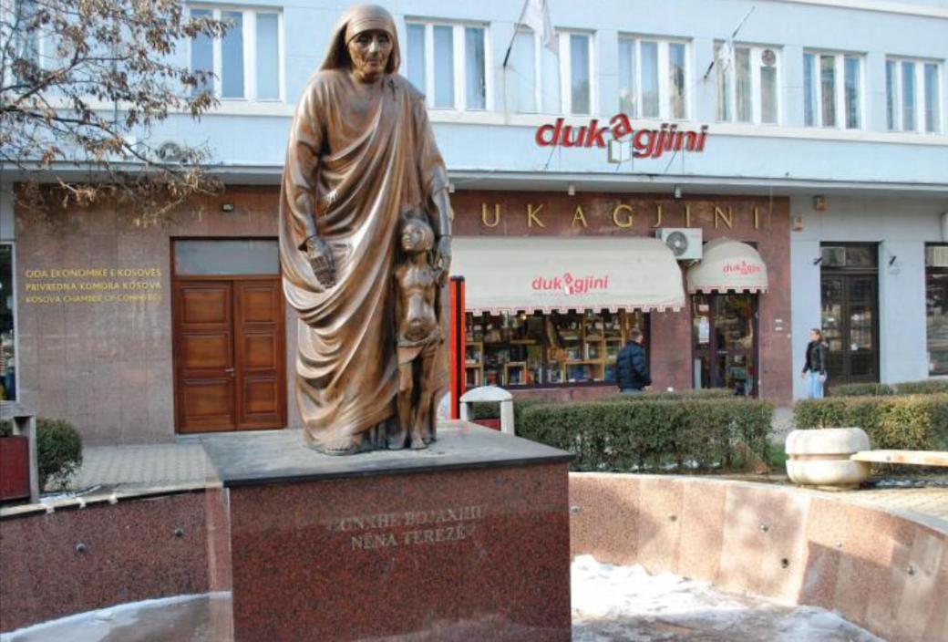 Bus Station Hostel Priştine Dış mekan fotoğraf